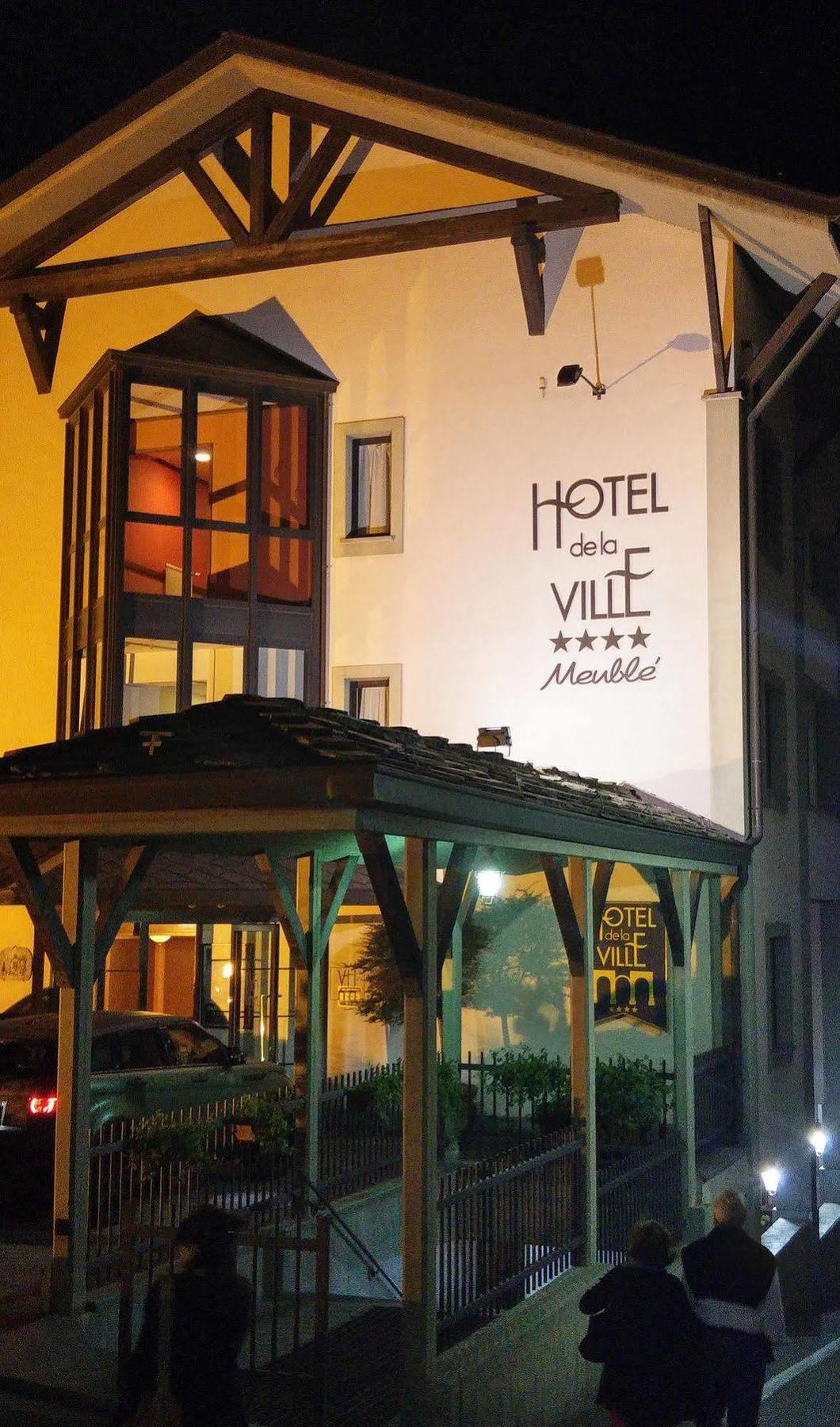 Hotel De La Ville Сен Венсан Екстериор снимка